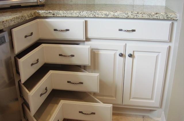 eine Kochinsel sehr nützlich sein, wo man den Kühlschrank unterbringen kann