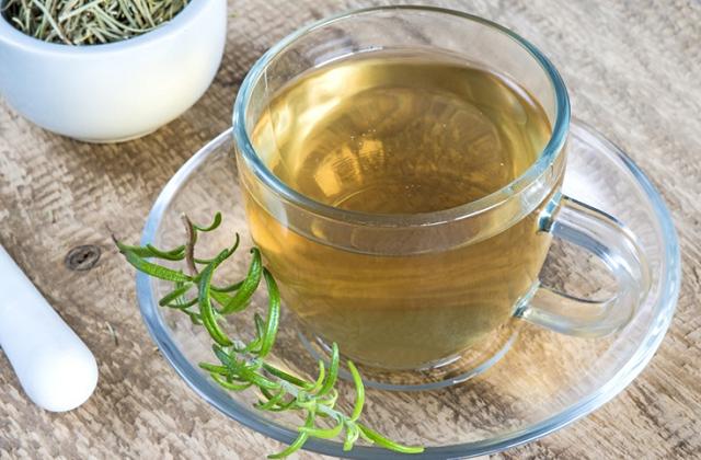 Rosmarin hat harntreibende, Antirhermatika und anti-oxidantische Eigenschaften