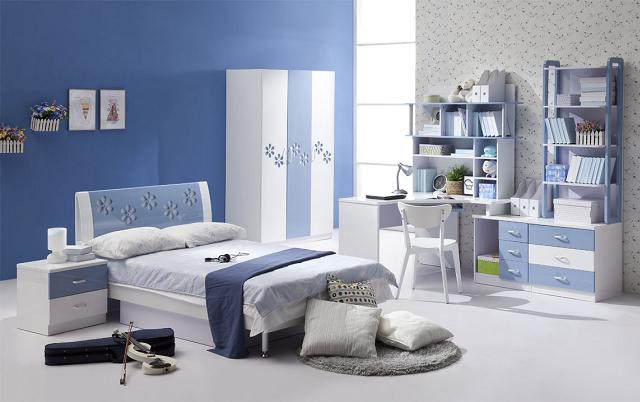 Ein hellblaues Zimmer