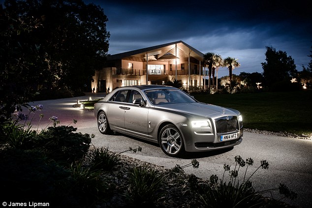 man muss kein Problem haben Fremde ins Haus zu lassen