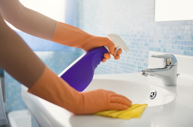 Spray für die Sanitäranlagen