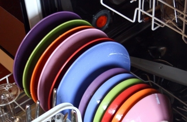 Weichspüler für die Wäsche und Poliermittel für das Geschirr