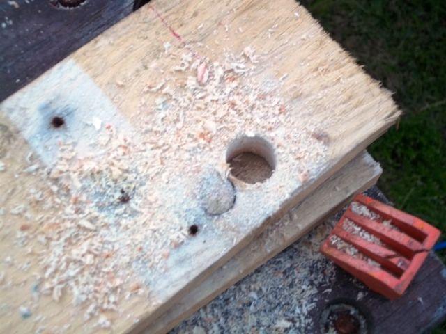 ein 1,8 mal 1,8 Meter großes Viereck sein