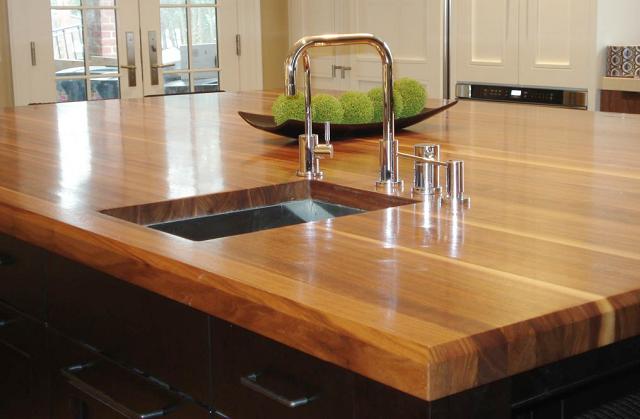 Arbeitsfläche aus Holz