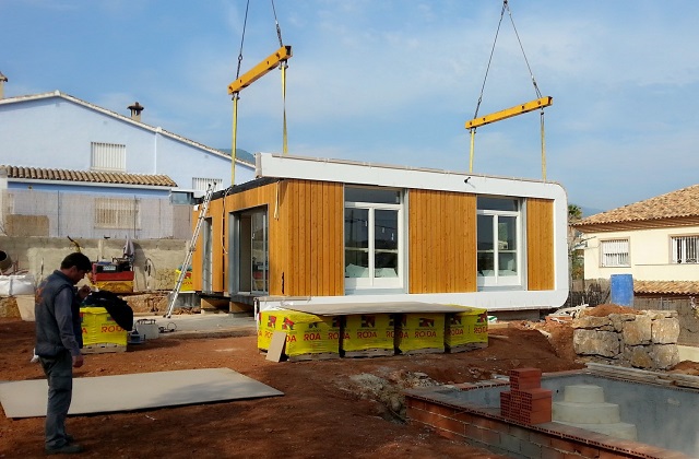 das Haus Strom durch Sonnenstrahlen