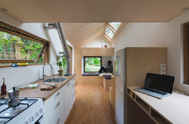 Die Eingangstür ist auch ein Schiebefenstern