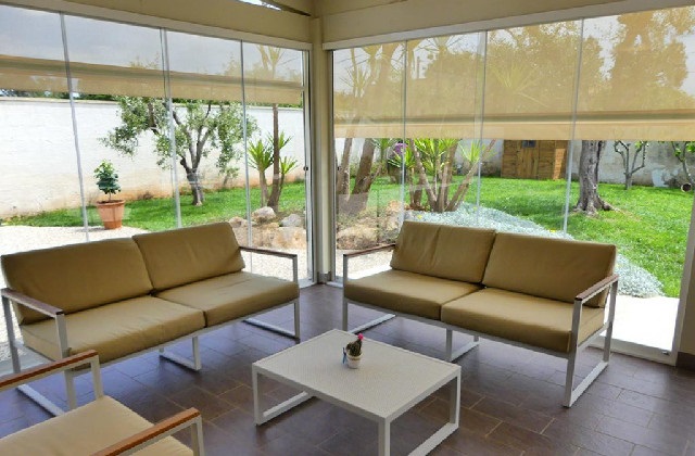 Vorhänge oder Rollläden