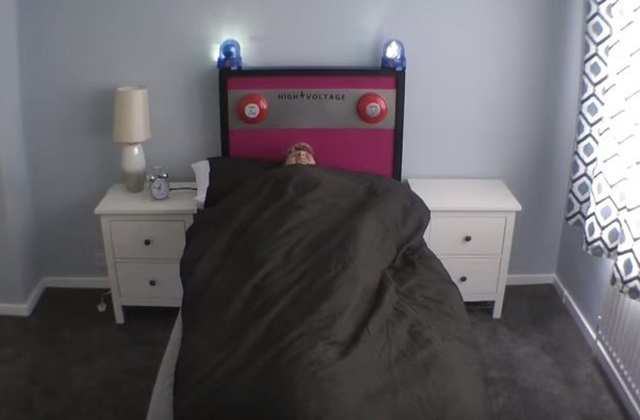 Haben Sie morgens Schwierigkeiten mit dem Aufstehen, Ejector Bed wird Ihnen dabei helfen