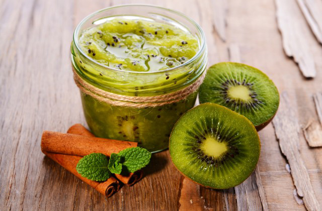 Kiwi Fruchtgetränk, um die Erkältung vorzubeugen