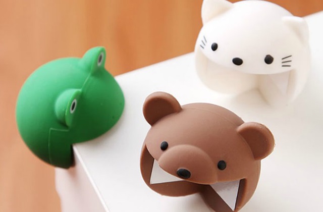 Wie man Kinder von Ecken und Kanten schützen kann