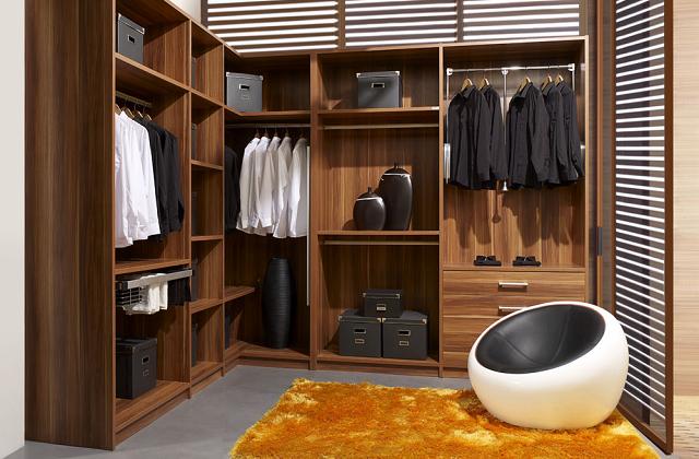 Schrank: Mit Schiebetüren oder Flügeltüren?